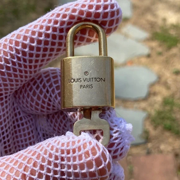 Louis Vuitton #321 Lock and Key (Authentic) Preloved - Picture 3 of 11